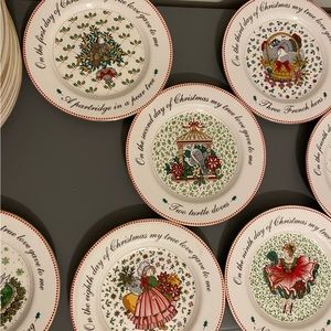 Christmas dinnerware service for 12